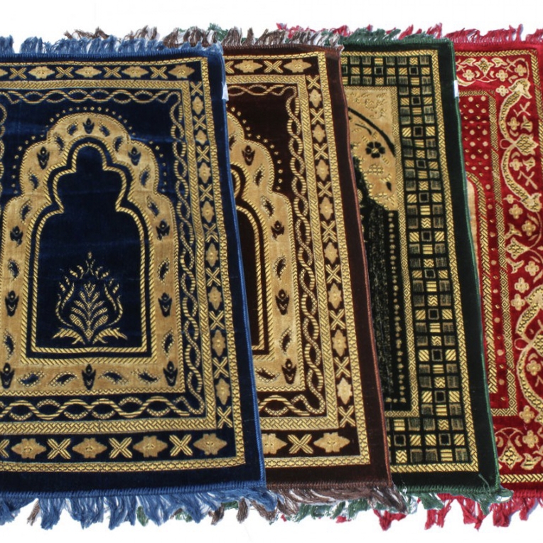 Traditional Turkish Style Prayer Rug